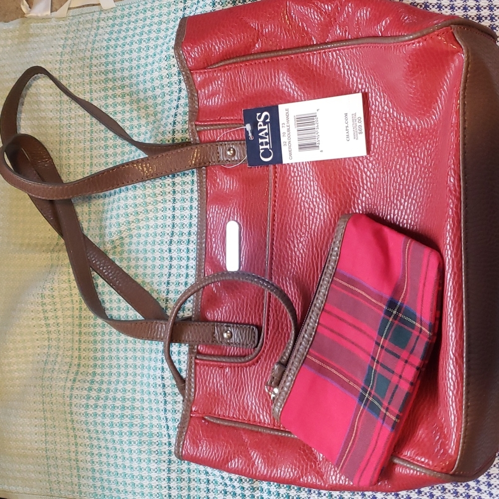Chaps Cameron Multi Pocket Purse w/ Wristlet